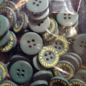 Kancing jas almamater uin satu tulungagung