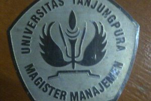 Medali Wisuda Universitas Tanjung Pura